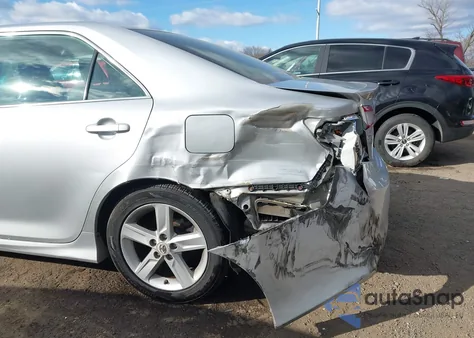 2012 Toyota Camry Se z USA, uszkodzony, nr VIN 4T1BF1FK6CU069936